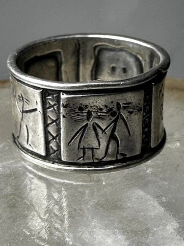 FIGURATIVE RING STICK FIGURES TREES LOVE HAPPINESS BAND SIZE 7.50 STERLING SILVE: FIGURATIVE RING STICK FIGURES TREES LOVE HAPPINESS BAND SIZE 7.50 STERLING SILVE Figurative ring stick figures trees love happiness band size 7.50 sterling silver women Size 7.50 Weight 5.21g Width. 7