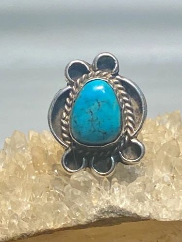 TURQUOISE RING SIZE 6.25 NAVAJO FLOWER SOUTHWEST STERLING SILVER BAND WOMEN GIRL: TURQUOISE RING SIZE 6.25 NAVAJO FLOWER SOUTHWEST STERLING SILVER BAND WOMEN GIRL Turquoise ring Navajo flower sterling silver southwest band women girls Size 6.25 Between a size 6.25 and a size 6.50 W