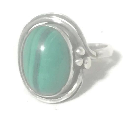 VINTAGE MALACHITE ART DECO STYLE STERLING SILVER WOMEN BOHO GIRLS RING SIZE 7.50: VINTAGE MALACHITE ART DECO STYLE STERLING SILVER WOMEN BOHO GIRLS RING SIZE 7.50 Vintage Malachite Sterling Silver Ring Gorgeous Setting Size 7.50 Weight 4.8g Widest Part of Band 3/4" Thinnest