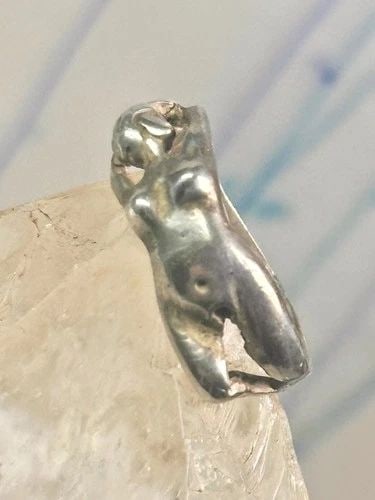 NAKED LADY RING WOMAN NUDE BAND STERLING SILVER SIZE 4.75 WOMEN: NAKED LADY RING WOMAN NUDE BAND STERLING SILVER SIZE 4.75 WOMEN Naked lady ring woman nude band sterling silver size 4.75 women Size. 4.75 Weight 2.3g Width 1/4" Thinnest part of band. 1/8"