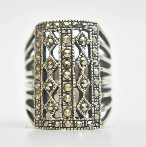 LONG MARCASITE RING ART DECO STERLING SILVER KNUCKLE SIZE 6.75: LONG MARCASITE RING ART DECO STERLING SILVER KNUCKLE SIZE 6.75 Long Marcasite Ring Art Deco Sterling Silver Cigar Band Knuckle Size 6.75 Weight 8.7g Widest Part of Band 31/32" Thinnest Part of Band 3/