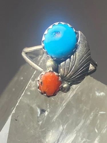 CORAL TURQUOISE RING SOUTHWEST PINKY STERLING SILVER WOMEN GIRL TR: CORAL TURQUOISE RING SOUTHWEST PINKY STERLING SILVER WOMEN GIRL TR Coral turquoise Ring southwest pinky sterling silver women girl d Size 2.25 Between a size 2.25 and a size 2.50 Weight 1.7g Length 5/