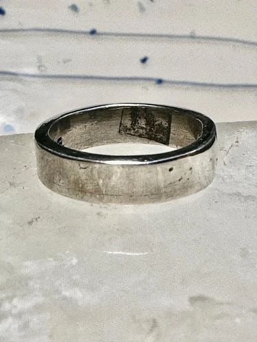 WEDDING BAND RING THICK PLAIN BAND SIZE 6.25 STERLING SILVER WOMEN MEN: WEDDING BAND RING THICK PLAIN BAND SIZE 6.25 STERLING SILVER WOMEN MEN Wedding Band Ring thick plain band size 6.25 sterling silver women men Size 6.25 Between a size 6.25 and a size 6.50 Weight 5.8g 