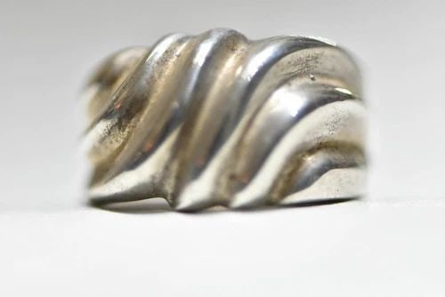 CHUNKY RING CIGAR BAND THUMB BIKER RING STERLING SILVER WOMEN BOYS SIZE 7.75: CHUNKY RING CIGAR BAND THUMB BIKER RING STERLING SILVER WOMEN BOYS SIZE 7.75 Chunky Ring Cigar Band Thumb Biker Ring Sterling Silver Women Boys Size 7.75 Weight 7.2g Widest part of band 1/2" Thinnest 