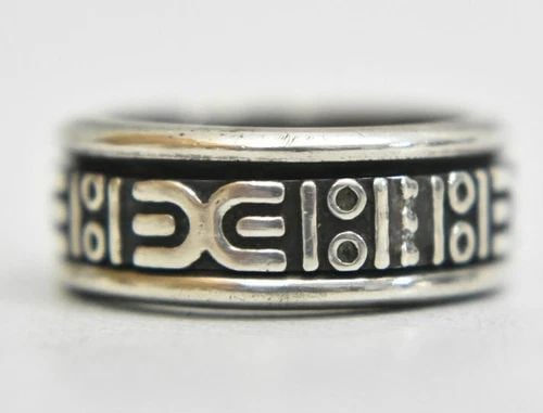 SPINNER RING TRIBAL SOUTHWEST BAND STERLING SILVER PINKY WOMEN SIZE 5.75: SPINNER RING TRIBAL SOUTHWEST BAND STERLING SILVER PINKY WOMEN SIZE 5.75 spinner ring tribal southwest band sterling silver pinky women Aztec design Size 5.75 Weight 7g Band width 1/4" Delivered in a 