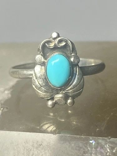 TURQUOISE RING SIZE 2.75 LEAVES BAND SOUTHWEST STERLING SILVER WOMEN GIRLS U: TURQUOISE RING SIZE 2.75 LEAVES BAND SOUTHWEST STERLING SILVER WOMEN GIRLS U Turquoise ring size 2.75 leaves band southwest sterling silver women girls u Size 2.75 Weight 1.1g Length 1/2" Width 1/4" T