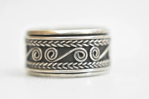 SPINNER RING BRAIDED ROPE BAND STERLING SILVER WOMEN BIKER BOYS GIRLS SIZE 6.75: SPINNER RING BRAIDED ROPE BAND STERLING SILVER WOMEN BIKER BOYS GIRLS SIZE 6.75 spinner ring braided rope band sterling silver women biker boys girls This spinner is flatter and less bulky than some s