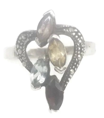 VINTAGE MARCASITE HEART RING LOVE FRIENDSHIP STERLING SILVER SIZE 6.75: VINTAGE MARCASITE HEART RING LOVE FRIENDSHIP STERLING SILVER SIZE 6.75 Vintage Heart Marcasite Sterling Silver Ring with Stones Size 6.75 Between a Size 6.75 & Size 7 Weight 3.3g Widest Part of Ring 3