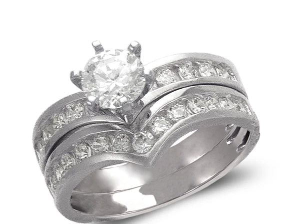 NEW 14K WHITE GOLD LADIES FASHION WHITE SOLITAIRE RING: NEW 14K WHITE GOLD LADIES FASHION WHITE SOLITAIRE RING LADIES FASHION WHITE SOLITAIRE RING NEW 14K WHITE GOLD Apx. WIDTH: 3mm Apx. WEIGHT: 6.1g