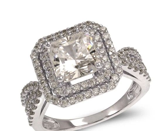 NEW 14K WHITE GOLD LADIES FANCY WHITE PRINCESS CUT SOLITAIRE DOUBLE HALO RING: NEW 14K WHITE GOLD LADIES FANCY WHITE PRINCESS CUT SOLITAIRE DOUBLE HALO RING LADIES FANCY WHITE PRINCESS CUT SOLITAIRE DOUBLE HALO RING NEW 14K WHITE GOLD Apx. WIDTH: 7.5mm Apx. WEIGHT: 5.3g