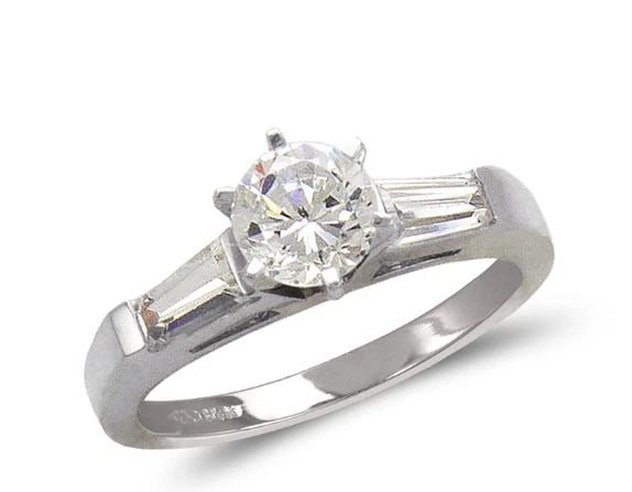 NEW 14K WHITE GOLD LADIES FASHION WHITE SOLITAIRE RING: NEW 14K WHITE GOLD LADIES FASHION WHITE SOLITAIRE RING LADIES FASHION WHITE SOLITAIRE RING NEW 14K WHITE GOLD Apx. WIDTH: 3mm Apx. WEIGHT: 4.9g