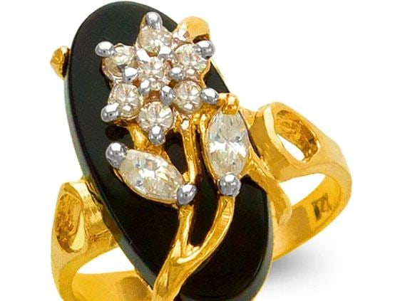 NEW 14K TWO TONE GOLD LADIES ONYX RING: NEW 14K TWO TONE GOLD LADIES ONYX RING LADIES ONYX RING NEW 14K TWO TONE GOLD Apx. WIDTH: 19mm Apx. WEIGHT: 4.6g