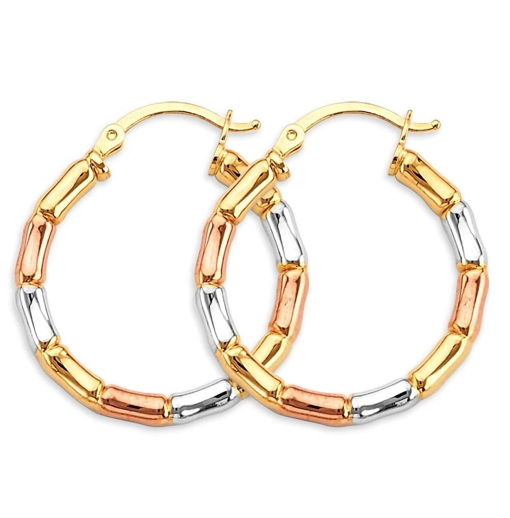 NEW 14K TRI COLOR GOLD BAMBOO STYLE HOOP EARRINGS: NEW 14K TRI COLOR GOLD BAMBOO STYLE HOOP EARRINGS BAMBOO STYLE HOOP EARRINGS NEW 14K TRI COLOR GOLD HEIGHT - 25 mm WIDTH - 25 mm Apx WEIGHT - 3.5 g