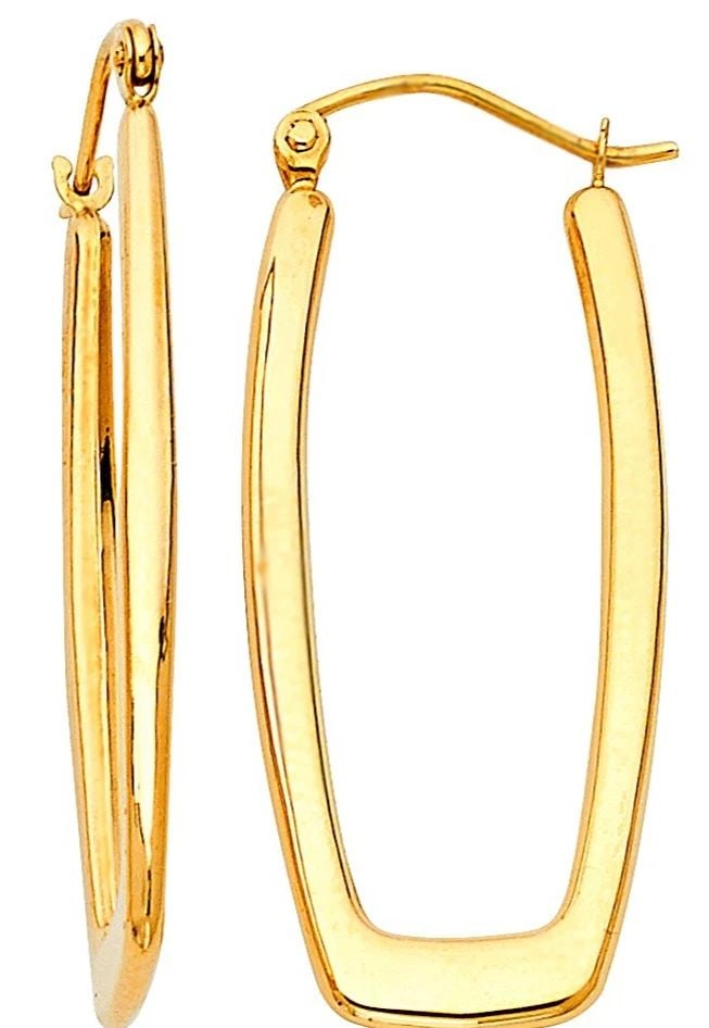 NEW 14K YELLOW GOLD RECTANGLE HOLLOW EARRINGS (15X35MM): NEW 14K YELLOW GOLD RECTANGLE HOLLOW EARRINGS (15X35MM) RECTANGLE HOLLOW EARRINGS (15X35MM) NEW 14K YELLOW GOLD HEIGHT - 34 mm WIDTH - 15 mm Apx WEIGHT - 1.6g