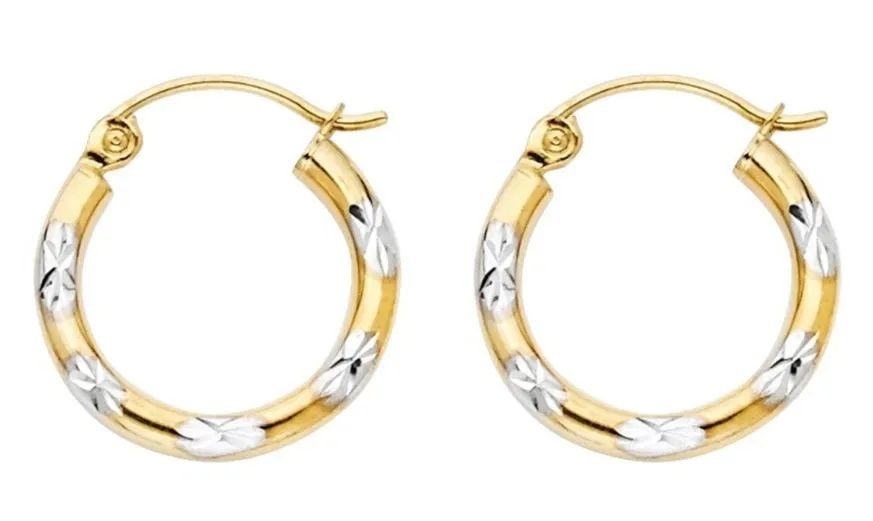 NEW 14K TWO TONE GOLD DC HOOP EARRINGS: NEW 14K TWO TONE GOLD DC HOOP EARRINGS DC HOOP EARRINGS NEW 14K TWO TONE GOLD Height : 15 mm Width : 15 mm Weight : 0.8g