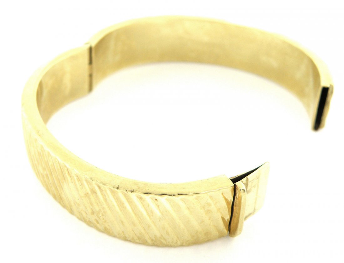 VINTAGE ESTATE 14K YELLOW GOLD HEAVY BANGLE BRACELET (1 of 2)
