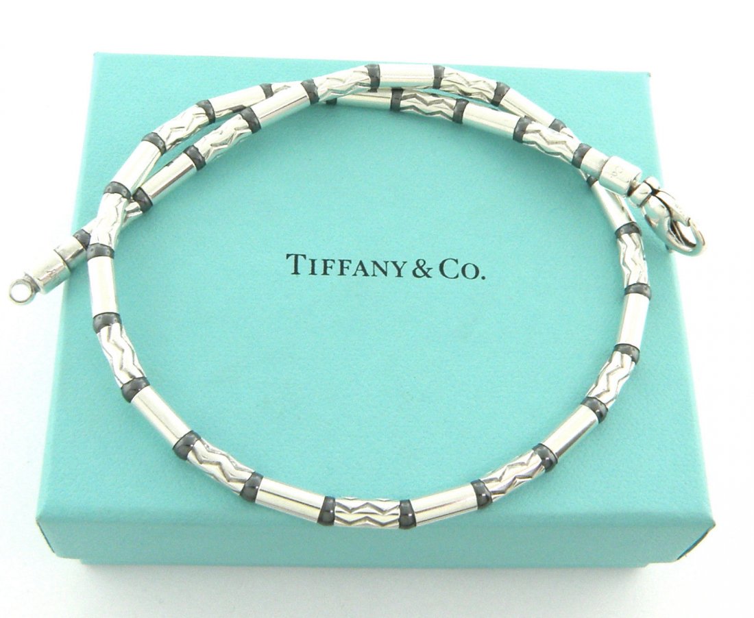 TIFFANY & Co. S/ SILVER CARVED HEMATITE BEAD NECKLACE (1 of 2)