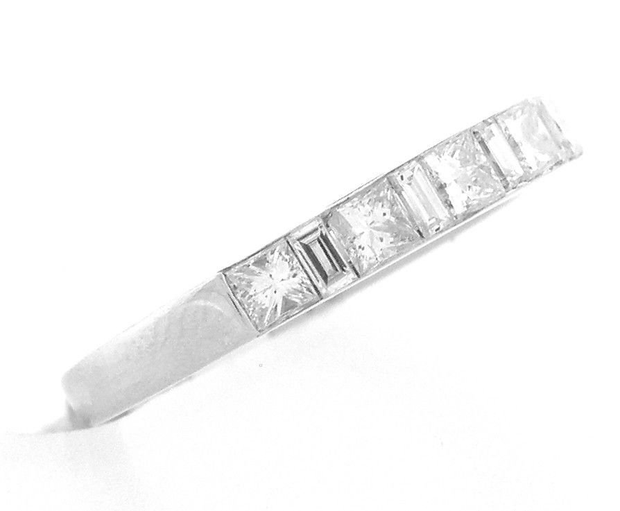 18K WHITE GOLD DIAMOND LADIES WEDDING BAND RING: Ladies Band RingConditionNewMaterial18K White goldStonesDiamonds H SI1Stone Weight1ct twSize5 Weight2.7g