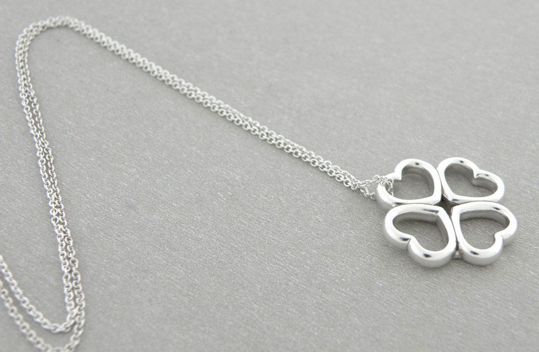 TIFFANY & Co. STERLING SILVER 4 FOUR HEARTS NECKLACE (1 of 2)