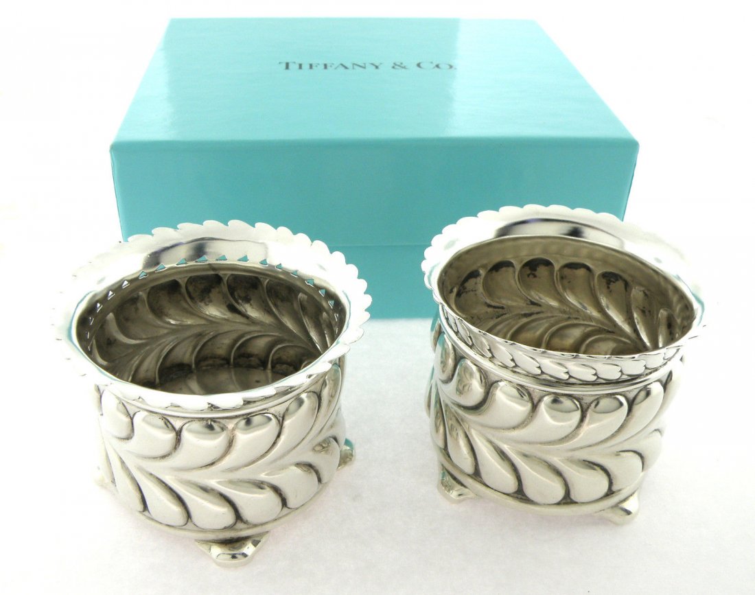 VINTAGE TIFFANY & Co. SILVER SALT PEPPER OPEN DIP SET (1 of 2)