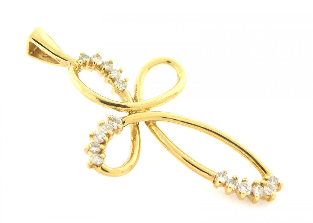 NEW 14K YELLOW GOLD DIAMOND LARGE CROSS PENDANT: Cross PendantConditionNewMaterial14k Yellow goldStonesDiamond H SI2Stone Weightapx 0.25 ct tw Size1.69" H x 0.93" WWeight3.9g