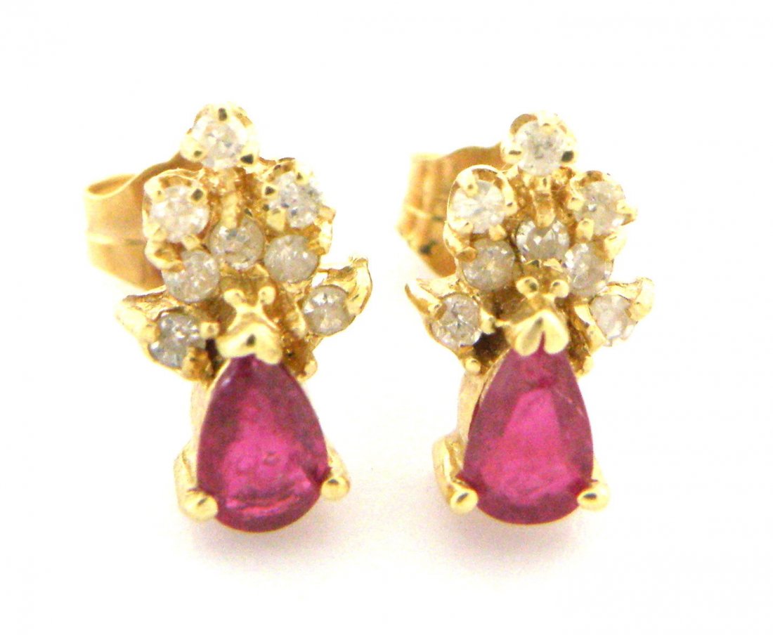 VINTAGE 14K Y/ GOLD DIAMOND & RUBY STUD LADIES EARRINGS (1 of 2)