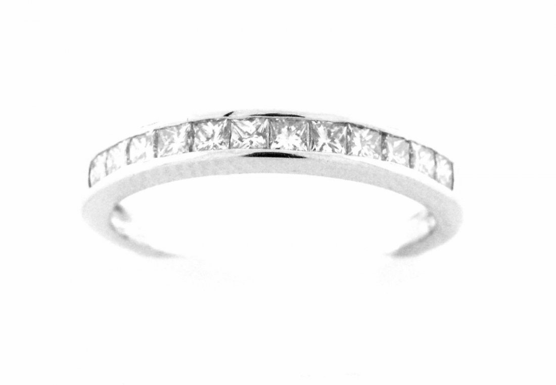 PLATINUM 0.70ct PRINCESS CUT DIAMOND ETERNITY BAND RING: Diamond Half Eternity RingCondition NewMaterial 14k White GoldStones Diamond, Princess Cuts G SI1Stone Weight 0.70ct twSize 7Weight 3.1g