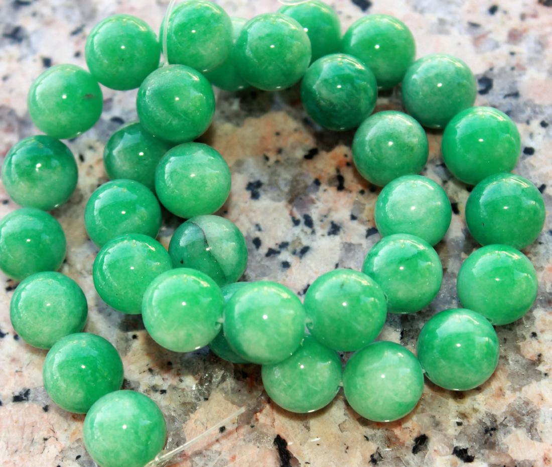 12MM NATURAL GREEN JADE ROUND BEAD Sstand 15" AAA+ (1 of 1)