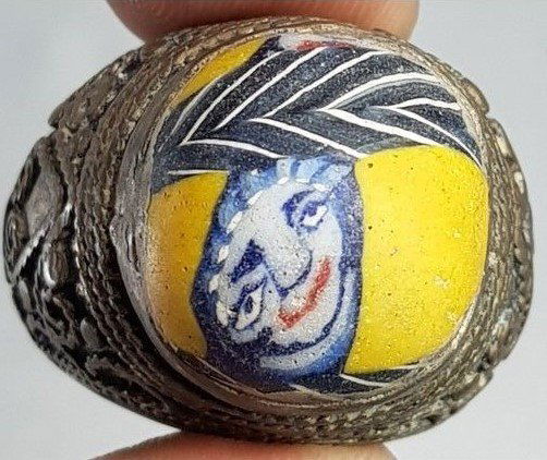 OLD UNIQUE FACE MOSAIC GLASS BRONZE ANTIQUE RING (1 of 4)