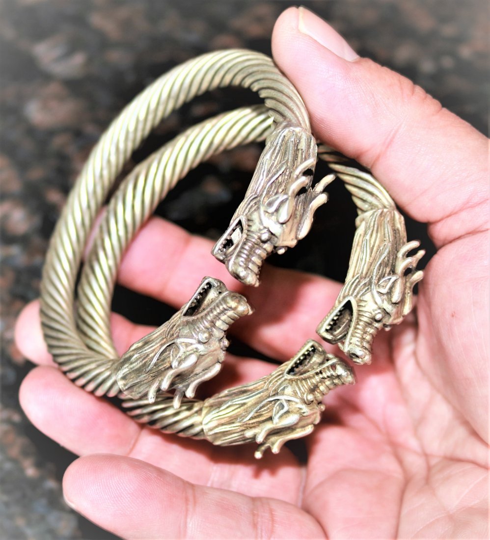 pair Chinese handmade old Tibetan silver bracelet (1 of 2)