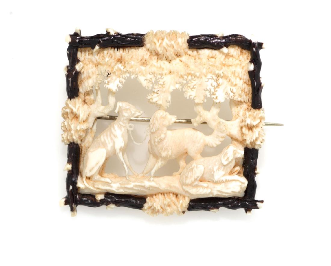 TURTLE, IVORY AND YELLOW GOLD BROOCH, CIRCA 1920 (1 of 1)