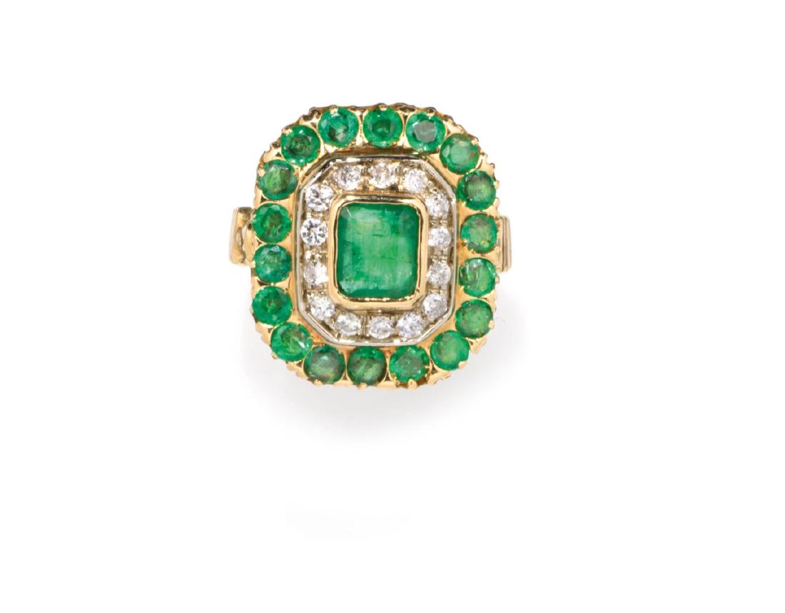 YELLOW GOLD, EMERALDS AND DIAMONDS RING (1 of 1)