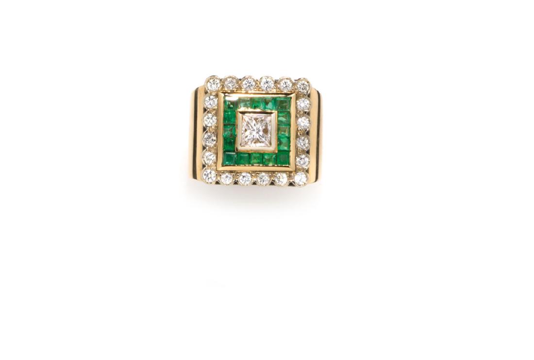 YELLOW GOLD, DIAMONDS AND EMERALDS RING (1 of 1)