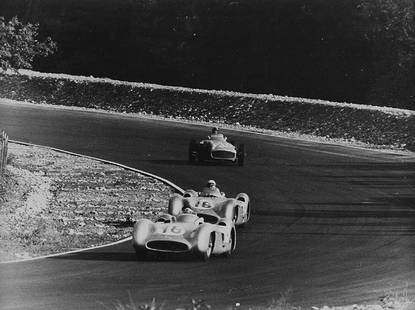 Mario De Biasi (1923 - 2013): Formula 1, years 1950 Vintage gelatin silver print cm 18 x 24 Photographer's credit stamp on the verso