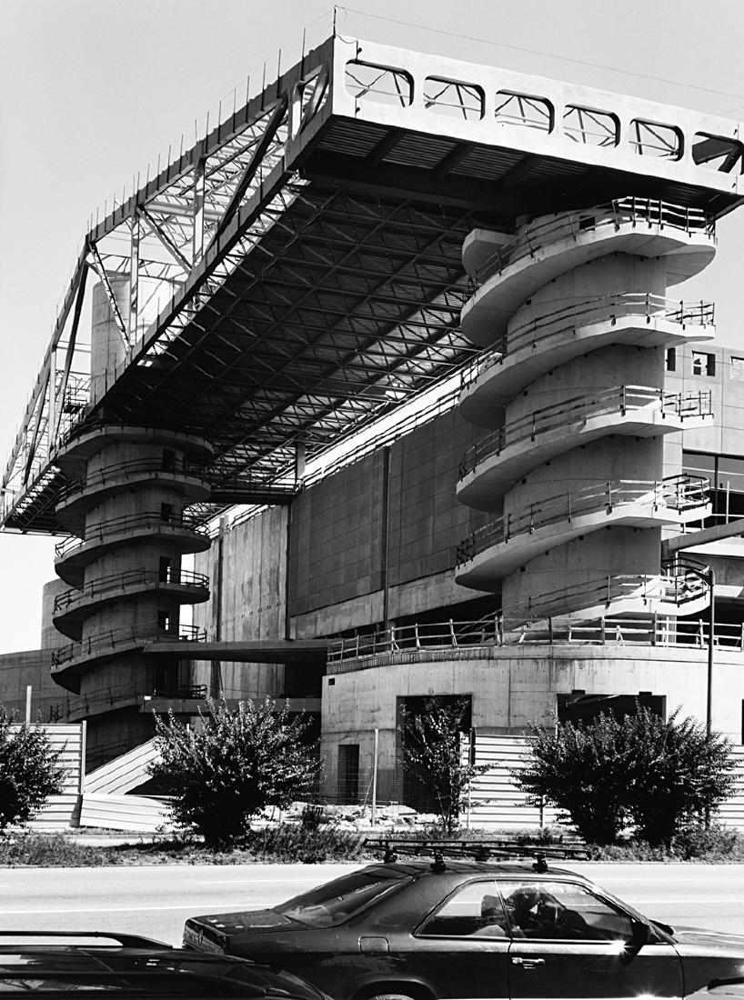 GABRIELE BASILICO - Fiera Portello, Milano, anni 1990: cm 40,3 x 30,7 (cm 37,5 x 28,3 picture) Vintage gelatin silver print Titled in pencil on the verso Photographer's credit blind stamp on the inferior white margin This lot is subject to Artists Resale