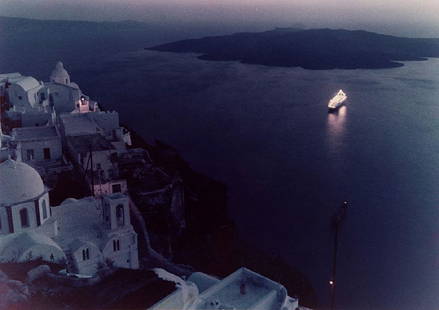 Mario De Biasi - Dall'isola di Santorini: Vintage C-print cm 29 x 40 Titled, dated and signed in black marker on the verso Photographer's credit stamp on the verso