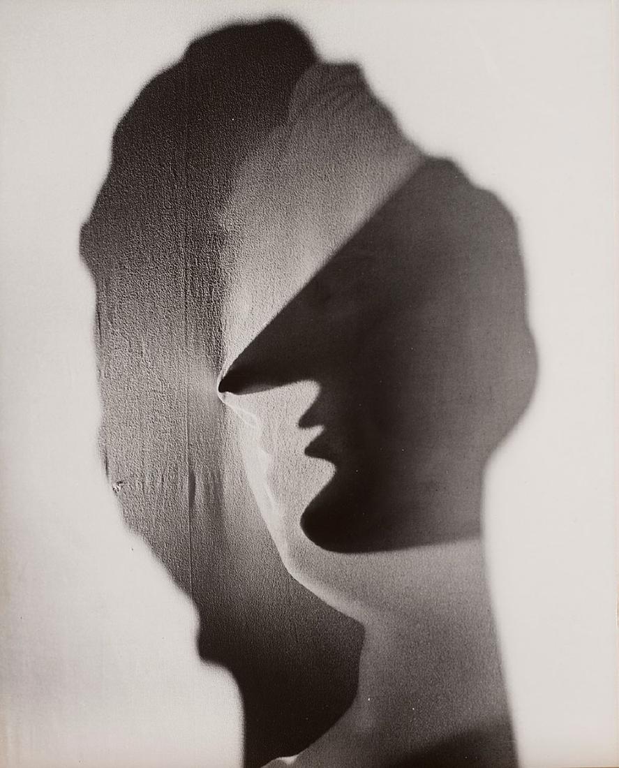Erwin Blumenfeld - Untitled, N.Y.C.: Vintage gelatin silver print, applied on original cardboard cm 34,1 x 26,8 Photographer's credit stamp and "The Estate of Erwin Blumenfeld" stamp on the verso EXHIBITIONSCon gli occhi, con il cuore, c