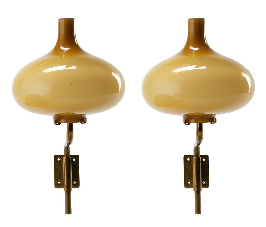 Massimo Vignelli (1931-2014) - Two appliques, 1950 ca.: H cm 42 x L 21 cm in Murano glass, cream coloured