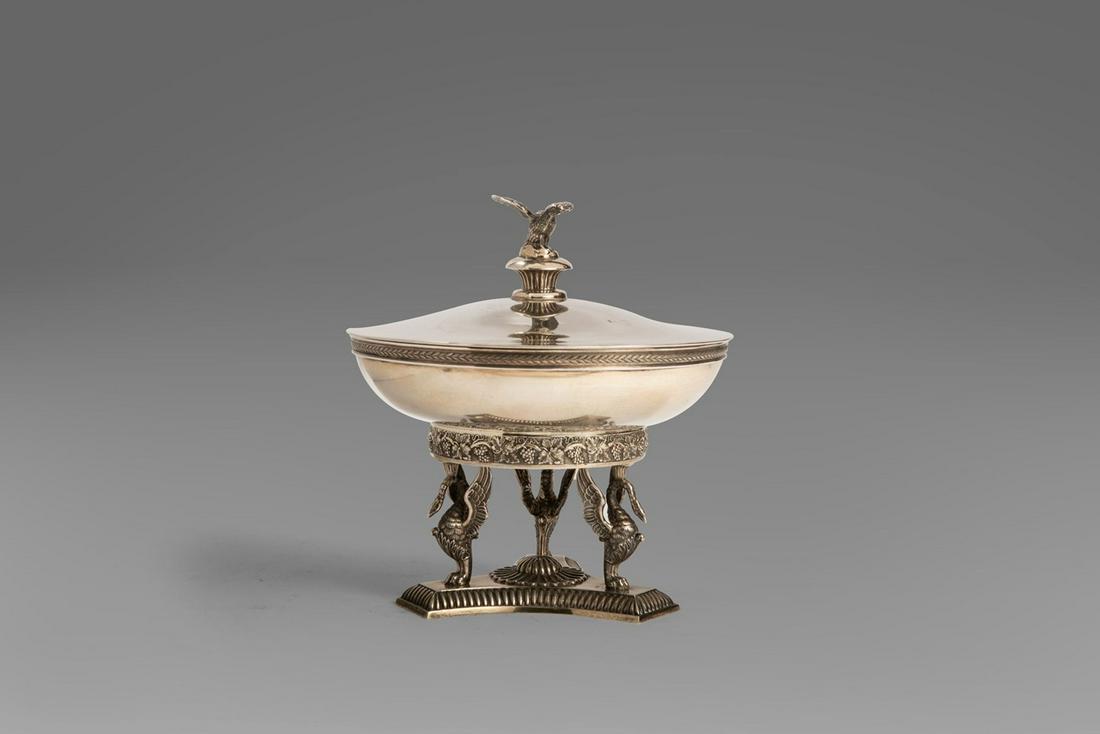 Centerpiece in 800 silver, Germany, 20th century: height 21 cm, diameter 19.5 cm signed under the base Hassemberg weight 811 grams