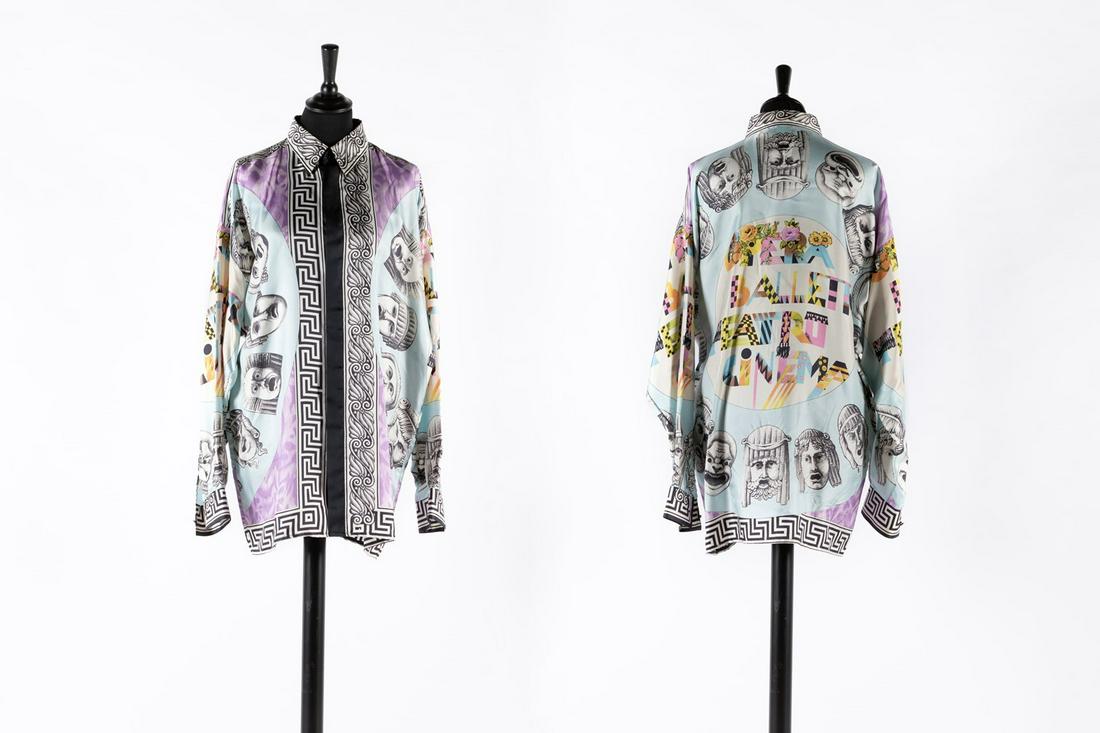 Gianni Versace - Man's silk shirt: long sleeves with "ballet, theater, cinema" in various colors, concealed buttoning.