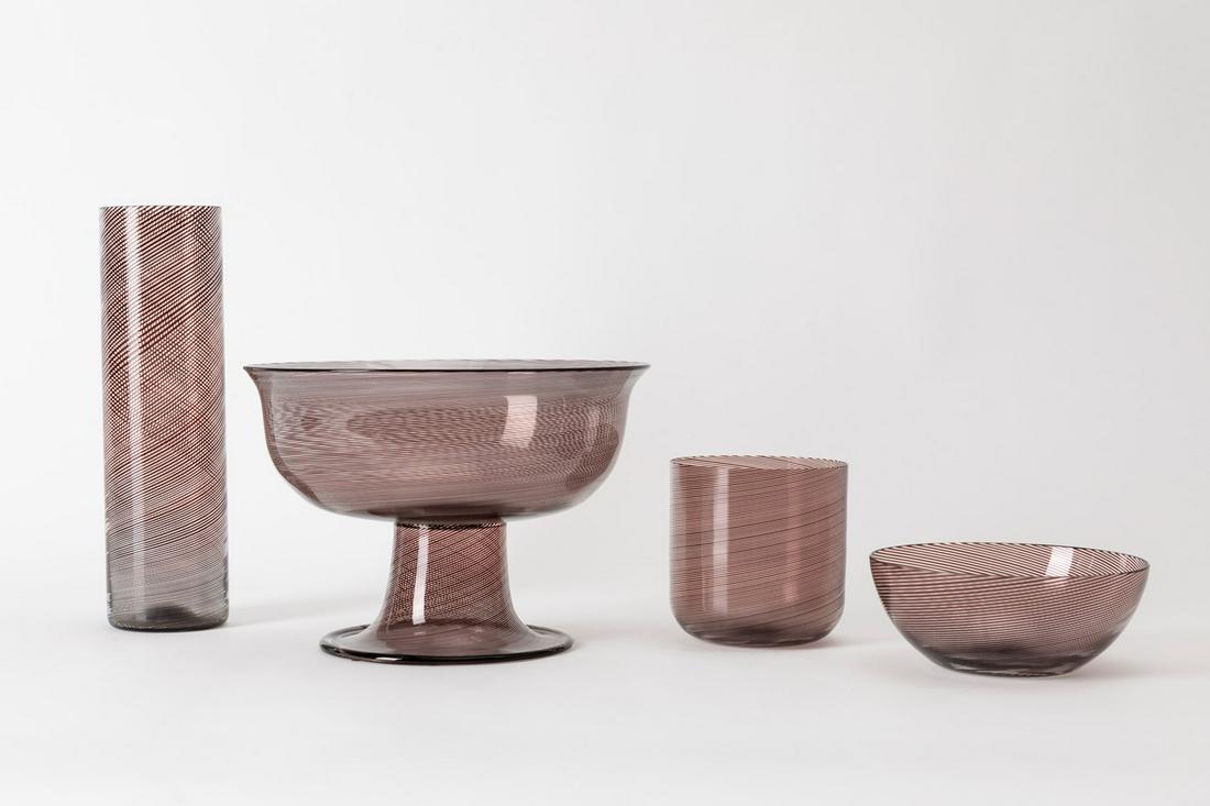 Tapio Wirkkala - Lot of four vases: From the Amethyst-colored Filigrana series. Little chips on the bowl. Venini Italia 80 and 85 signed variable dimensions: cm h 6, 11, 17 and 27