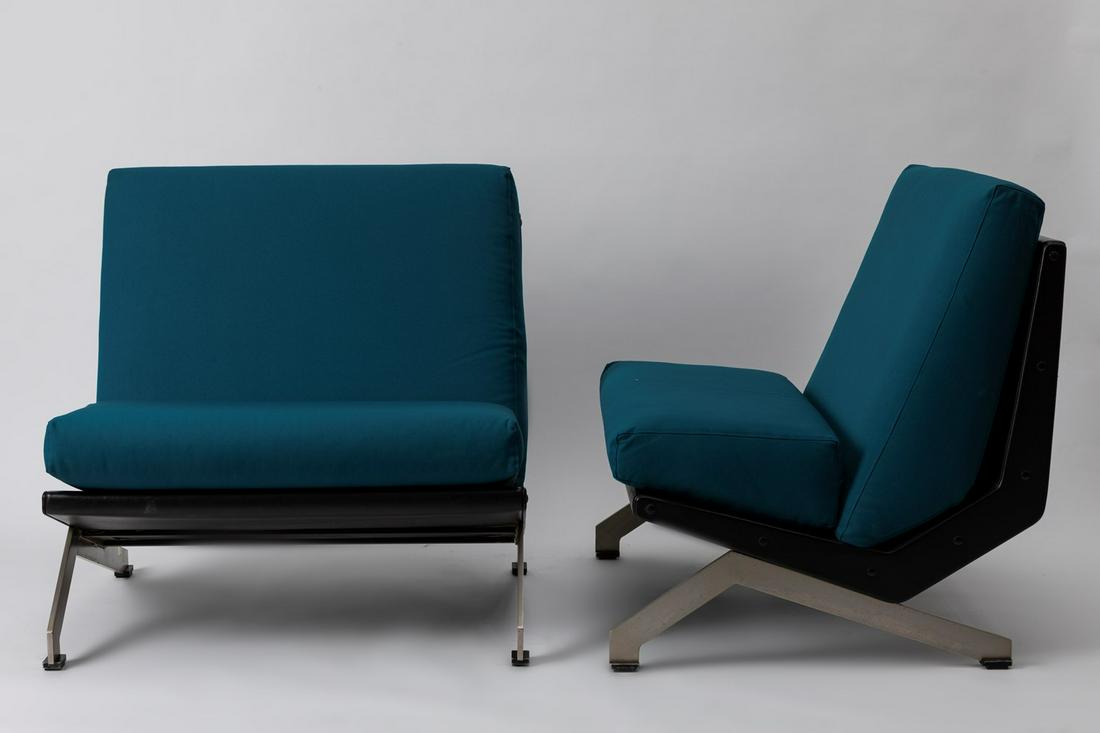 Giulio Moscatelli - Two armchairs: Alessandra mod. Structure in oxidized steel, shell with wooden frame padded and covered in leather, foam cushions covered in fabric. Formanova productioncm 76,5x81x79