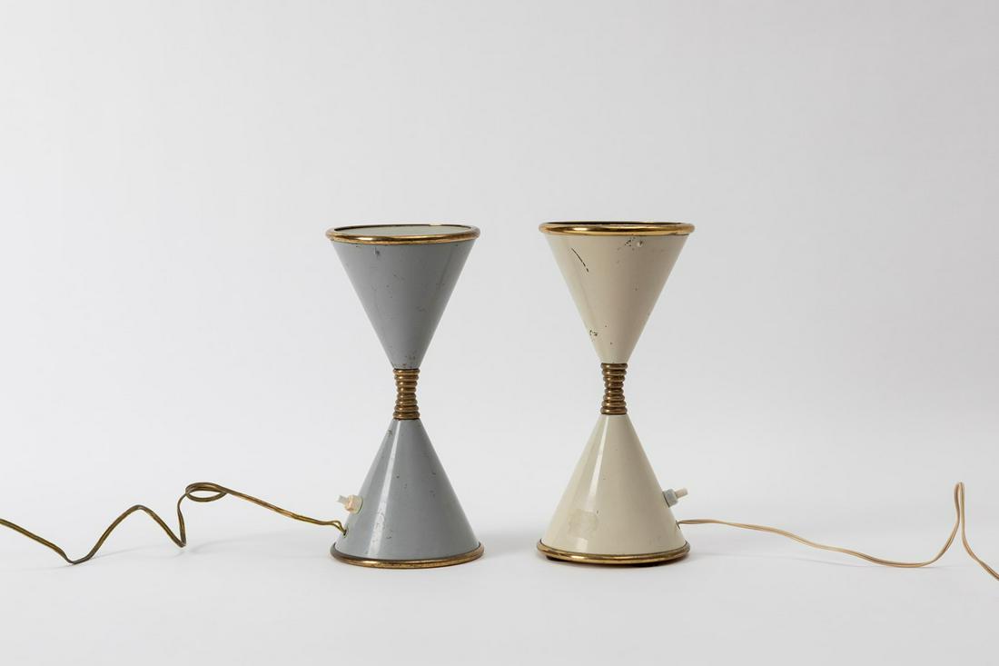 Angelo Lelii - Two Clessidra lamps: in polished brass and satinized glass.Prod. Arredoluce, Italy 11.5x25 cm