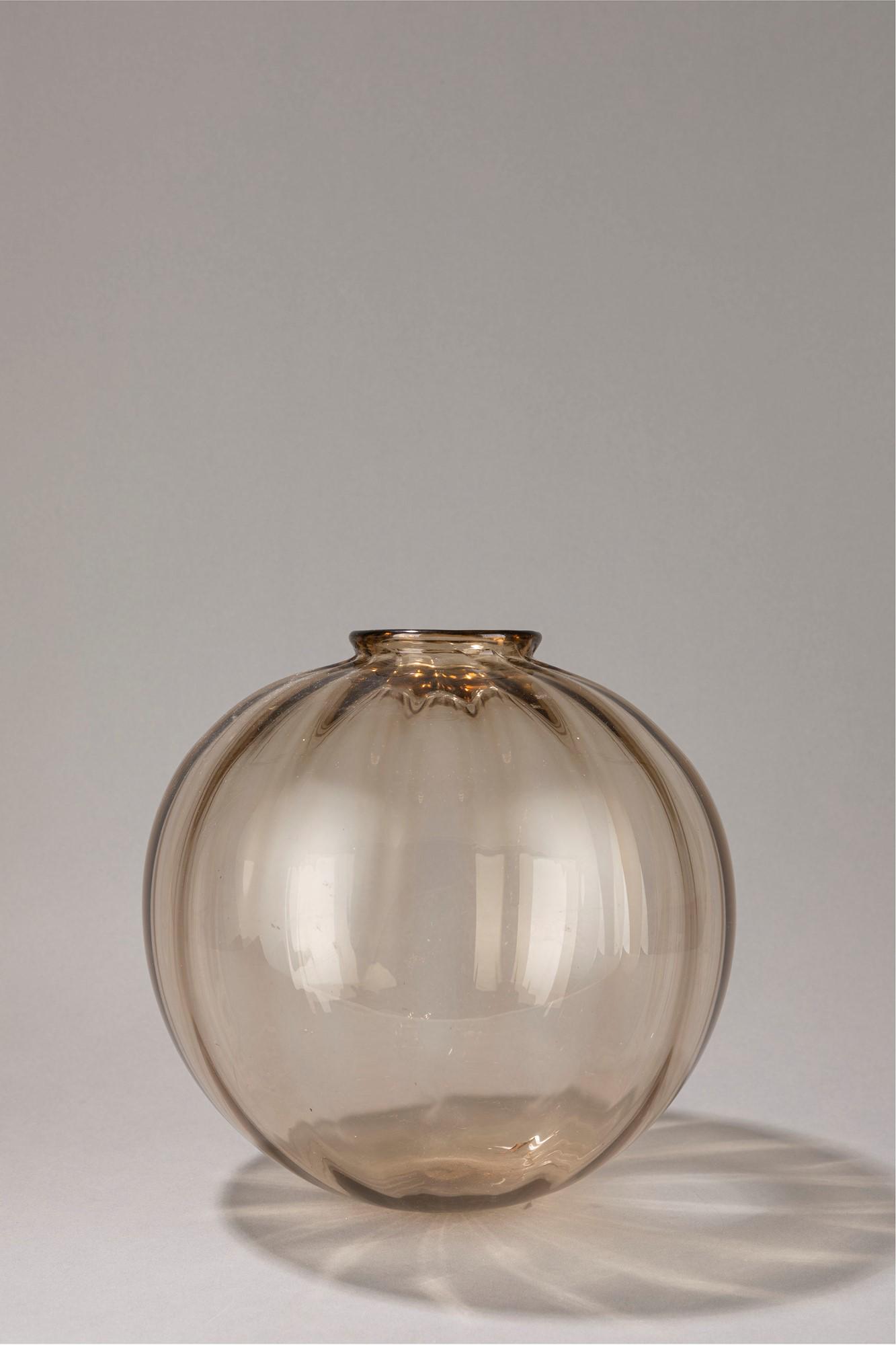 Vittorio Zecchin - Vase: Vase, 1920 ca. Cm 26 x 26 blown glass.MVM Cappellin Manufacture