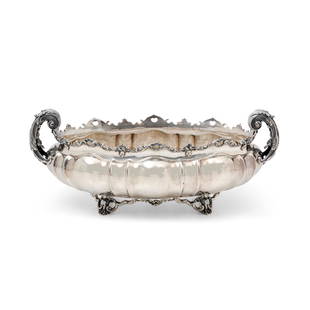 A silver centrepiece, Italy 20th Century: Weight kg 1,672 cm 21,00x42,00x17,00