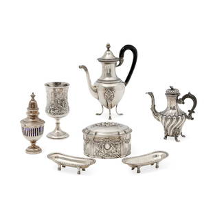 Lot of silver objects, 20th Century: Two coffee-pot, one box, one sugar spreader, one cup and two gravy boat Weight kg 1,758