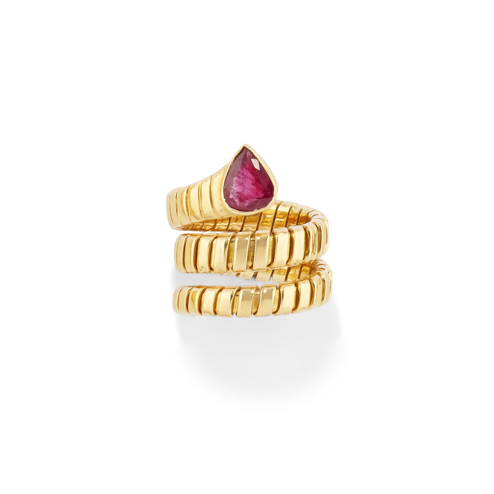 A 18K yellow gold and ruby ring (1 of 1)