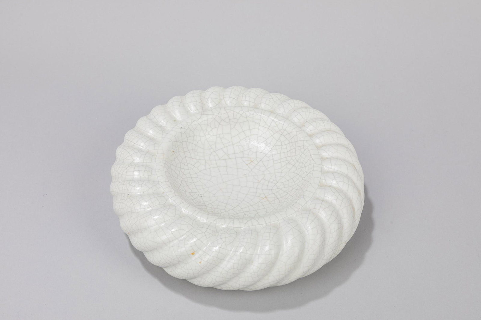 Tommaso Barbi - Little Centerpiece, 1970 ca.: h 7x24 cm in ceramic with craquelÃª decoration. Signature on the base