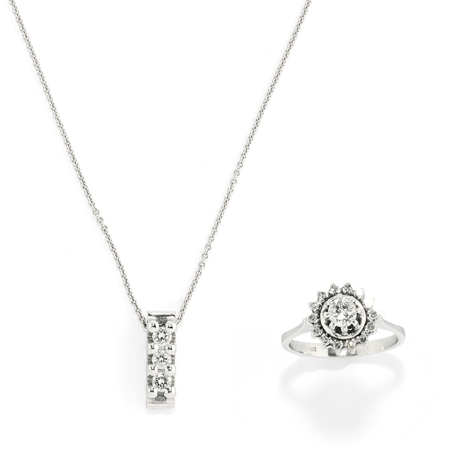 Chimento - Ring and pendant with diamonds , 18k white gold: Ring and pendant with diamonds , 18k white gold , Signed Chimento pendant with a chain of rings, a sliding centerpiece with brilliant cut diamonds totaling approximately 0.30 carats, G color, VVS clar