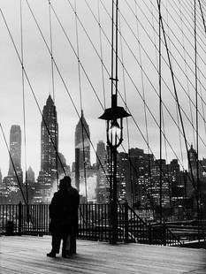 Mario De Biasi (1923-2013) - New York, 1955: Vintage gelatin silver print cm 40,2 x 30,7 | 15.8 x 12.2 in. Titled, signed and dated in pencil on the verso